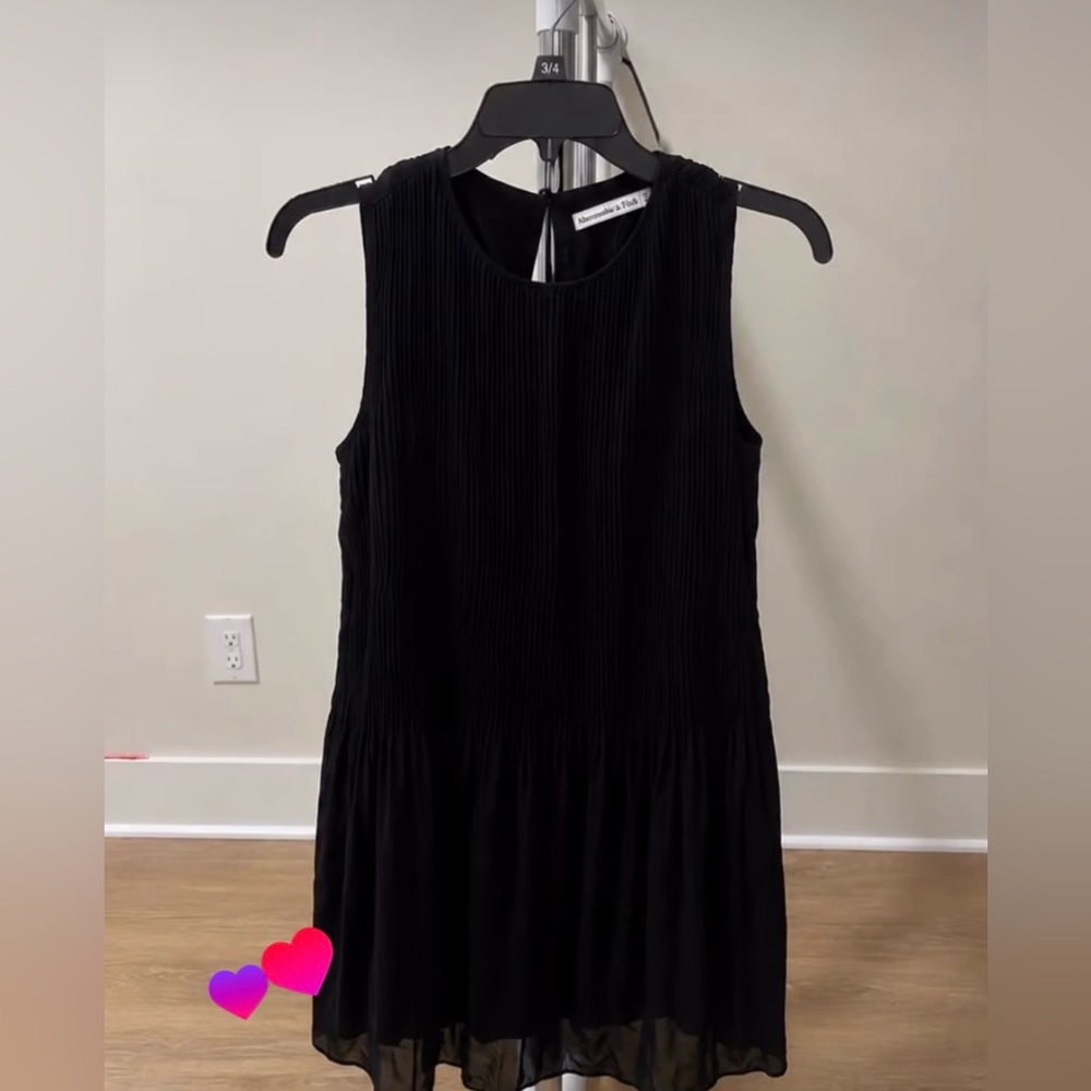 Abercrombie & Fitch Black Sleeveless Pleated Mini Dress